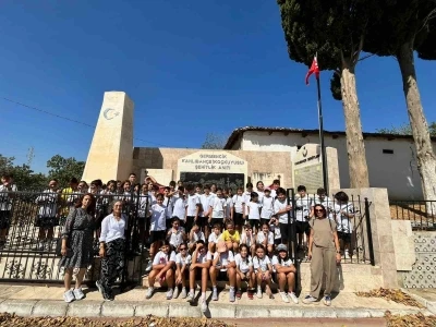 Efeler’de ’Milli Bilinç ve Vatan Sevgisi’ şehitliklerde pekişti
