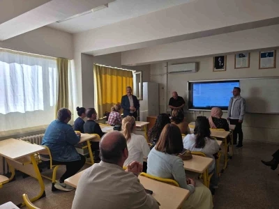 Efeler’de öğretmenler proje üretimi için bir araya geldi
