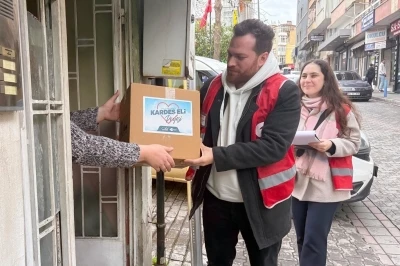 Efeler&rsquo;de vatandaşlara gıda desteği
