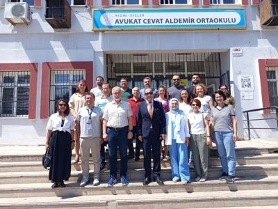 Efeler İl&ccedil;e Milli Eğitim M&uuml;d&uuml;r&uuml; &Ccedil;omruk: "Hedefimiz değerlerine sahip &ccedil;ıkan nesiller yetiştirmek"

