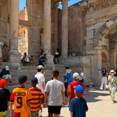 Efes Antik Kenti'nde K&uuml;lt&uuml;r Dolu G&uuml;n