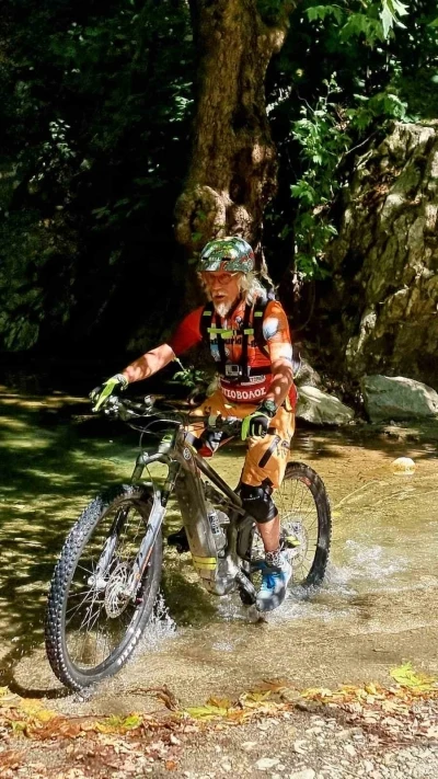 Ege&rsquo;nin iki yakası dostluk i&ccedil;in pedal &ccedil;evirdi

