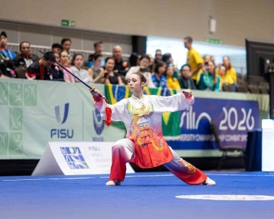 Egeli sporcu Liyne Nisa Akg&uuml;l&rsquo;den &ccedil;ifte d&uuml;nya ikinciliği

