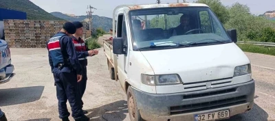 Eğirdir&rsquo;de bayram &ouml;ncesi hayvan sevklerine sıkı denetim
