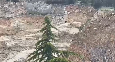 Eğirdir&rsquo;de tırmandıkları kayalıklarda mahsur kalan &ccedil;ocuklar kurtarıldı
