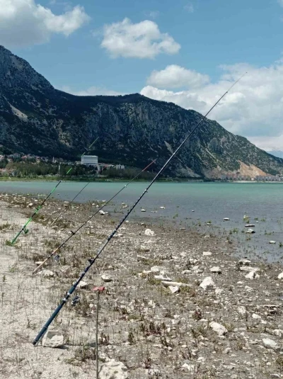 Eğirdir G&ouml;l&uuml;&rsquo;nde amat&ouml;r balık&ccedil;ılık alanları yeniden d&uuml;zenlendi
