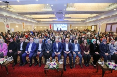 Eğitim-Bir-Sen&rsquo;li 1000 sendikacı kadın lider, T&uuml;rkiye buluşmasında bir araya geldi
