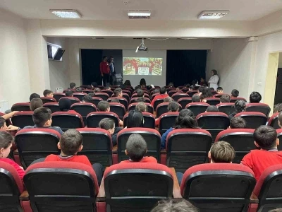 Eğitim Fak&uuml;ltesi&rsquo;nden otizm farkındalığına katkı
