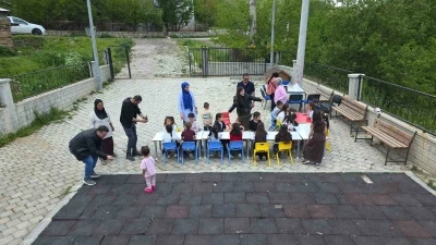 Eğitim g&ouml;n&uuml;ll&uuml;leri Gevaşlı &ouml;ğrencilere unutulmaz bir g&uuml;n yaşattı
