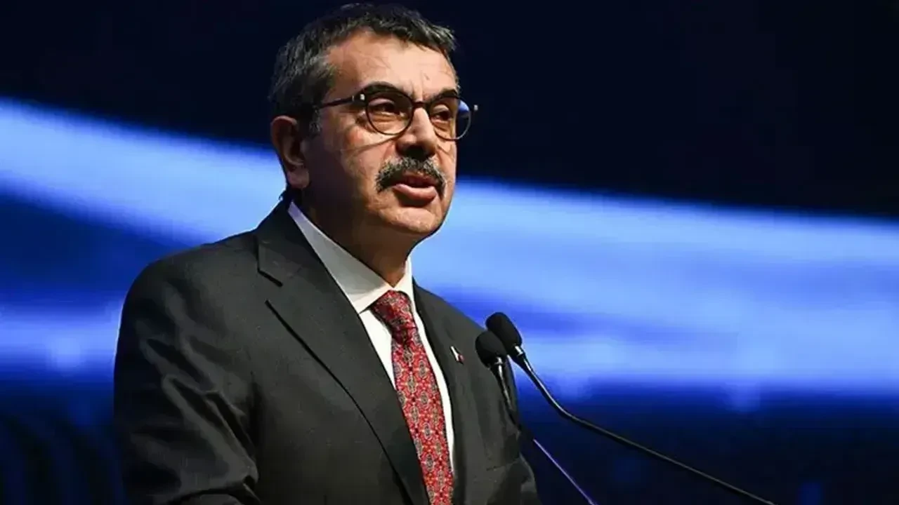 Eğitim S&uuml;resi Kısalacak mı? Bakan Tekin&rsquo;den A&ccedil;ıklama