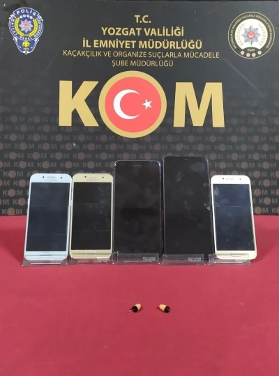 Ehliyet sınavında usuls&uuml;zl&uuml;k yapan 4 ş&uuml;pheli yakalandı
