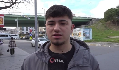 Ehliyet sınavından 7&rsquo;inci kez kalan gen&ccedil; ortalığı birbirine kattı; o anlar kamerada
