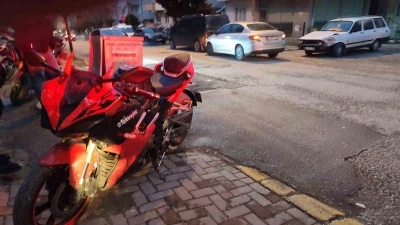 Ehliyetsiz s&uuml;r&uuml;c&uuml; kaza yaptı, 40 bin lira ceza yedi
