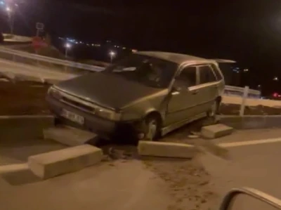 Ehliyetsiz s&uuml;r&uuml;c&uuml;, muayenesiz ve sigortasız ara&ccedil;la kaza yaptı: 80 bin lira ceza kesildi

