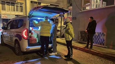 Ehliyetsiz s&uuml;r&uuml;c&uuml; polisten ka&ccedil;tı, yakalanınca 80 bin lira ceza yedi
