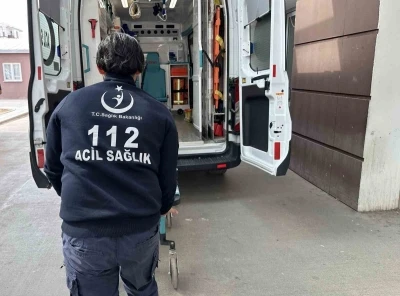 Ehliyetsiz ve alkol&uuml; s&uuml;r&uuml;c&uuml; ters şeride girerek kaza yaptı: 2 yaralı
