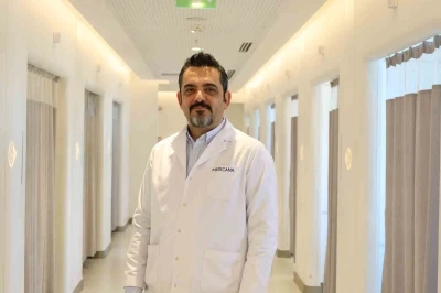 Ekrana eğilen nesil: Telefon boynu sendromu tehlikesi

