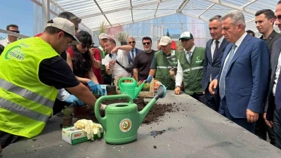 Ekrandan toprağa: İzmir&rsquo;de gen&ccedil;ler i&ccedil;in &rsquo;Doğal Yaşam K&ouml;y&uuml;&rsquo; kuruldu
