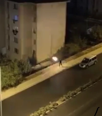 Elazığ’da 1 kişinin yaralandığı eve pompalı tüfekli saldırı anı kamerada
