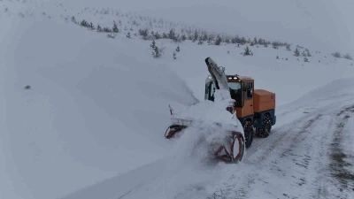 Elazığ&rsquo;da 113  k&ouml;y yolunda &ccedil;alışmalar s&uuml;r&uuml;yor
