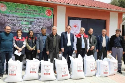 Elazığ&rsquo;da 150 &uuml;reticiye 24 ton nohut tohumu dağıtıldı

