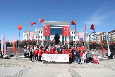 Elazığ&rsquo;da 19 Mayıs kutlamaları &ccedil;elenk sunma ile başladı
