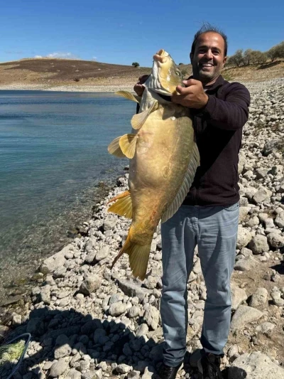 Elazığ’da 21 kiloluk dev sazan avlandı
