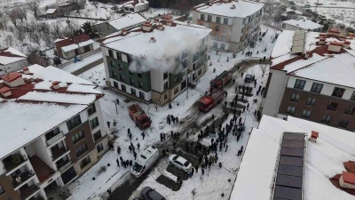 Elazığ&rsquo;da apartman dairesinde yangın: 11 kişi dumandan etkilendi
