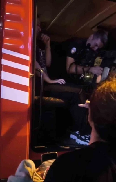 Elazığ’da asansörde mahsur kalan astım hastası öğrencilere itfaiyeden oksijen tüpüyle destek
