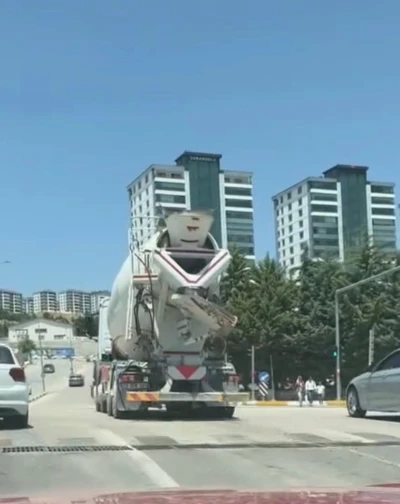 Elazığ&rsquo;da asfalta beton d&ouml;ken firmaya 839 bin TL ceza yazıldı
