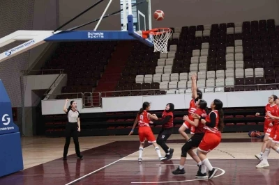 Elazığ&rsquo;da basketbol b&ouml;lge şampiyonası sona erdi
