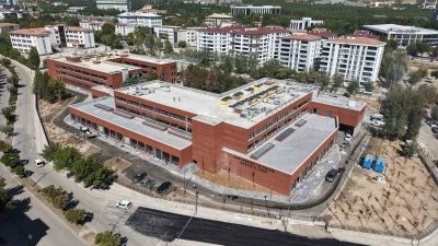 Elazığ’da CHP’li belediyelerin yapımını üstlendiği okul halen bitmedi
