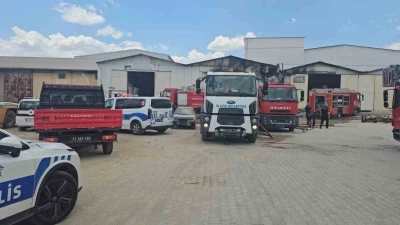 Elazığ&rsquo;da depo yangını s&ouml;nd&uuml;r&uuml;ld&uuml;
