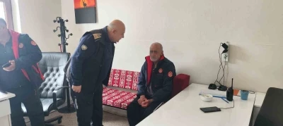 Elazığ&rsquo;da donmak &uuml;zere olan vatandaşın yardımına itfaiye yetişti
