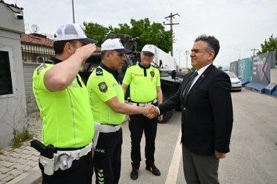 Elazığ&rsquo;da Emniyet M&uuml;d&uuml;r&uuml; Karan, polis memurlarıyla bir araya gelerek bayramlaştı
