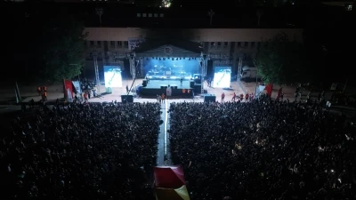 Elazığ&rsquo;da Emre Altuğ r&uuml;zgarı
