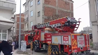 Elazığ&rsquo;da ev yangını
