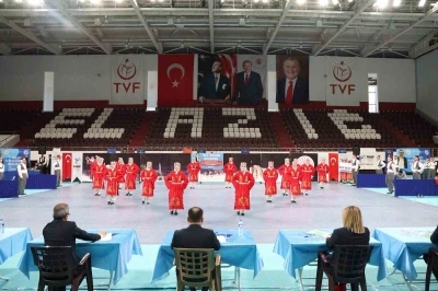 Elazığ&rsquo;da geleneksel ezgilerle b&uuml;y&uuml;k rekabet
