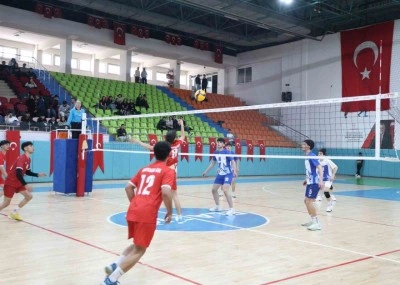 Elazığ&rsquo;da gen&ccedil; erkekler voleybol grup birinciliği heyecanı başladı