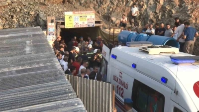 Elazığ’da göçük altında kalan işçinin cenazesi hastane morguna kaldırıldı
