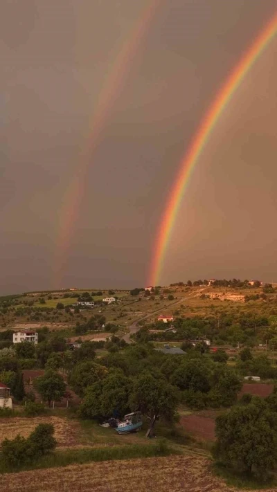 Elazığ&rsquo;da g&ouml;kkuşağı g&ouml;rsel ş&ouml;len oluşturdu
