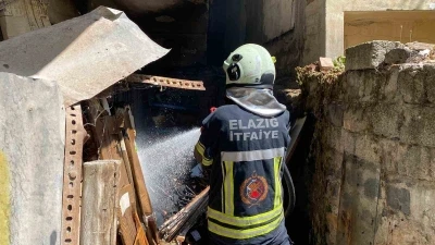 Elazığ’da havalandırma boşluğunda çıkan yangın paniğe neden oldu
