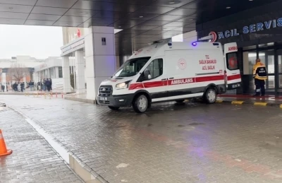 Elazığ&rsquo;da inşaat iskelesi &ccedil;&ouml;kt&uuml;: 4 iş&ccedil;i yaralandı
