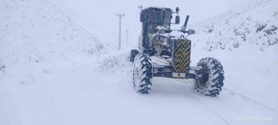 Elazığ&rsquo;da kar etkili oldu: 482 k&ouml;y yolu ulaşıma kapandı
