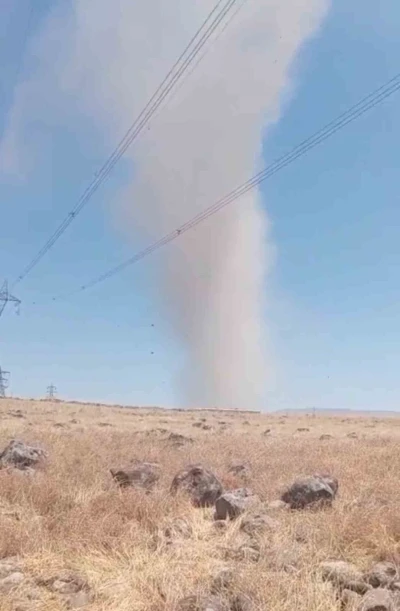 Elazığ&rsquo;da korkutan hortum kamerada
