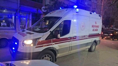 Elazığ&rsquo;da motosiklet yayaya &ccedil;arptı: 2 yaralı

