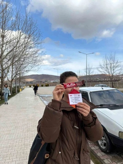 Elazığ&rsquo;da &lsquo;Mutluluk Paylaştık&ccedil;a &Ccedil;oğalır&rsquo; sosyal deneyi
