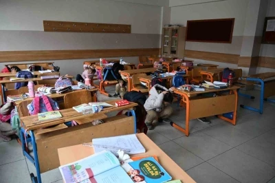 Elazığ&rsquo;da &ouml;ğrencilere afet bilinci aşılandı
