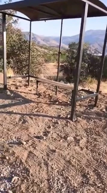 Elazığ’da otobüs durağının koruma plakaları çalındı
