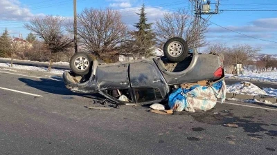 Elazığ&rsquo;da pikap takla attı: 3 yaralı
